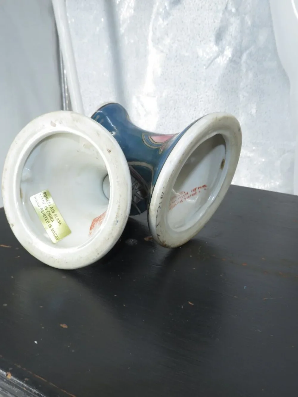 VINTAGE MACAU HAND PAINTED PORCELAIN CANDLESTICK HOLDERS BLUE PINK PAIR 4 INCH